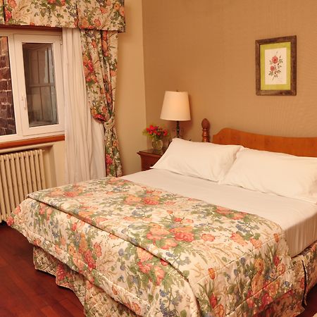 Llao Llao Resort, Golf-Spa San Carlos de Bariloche Camera foto A guest room at the hotel