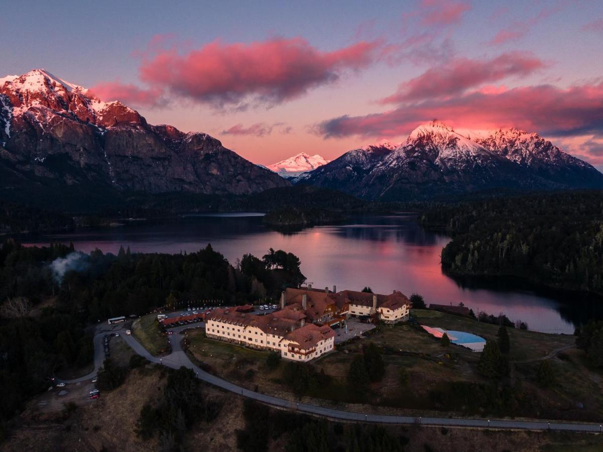 Llao Llao Resort, Golf-Spa San Carlos de Bariloche Esterno foto Aerial view of the hotel