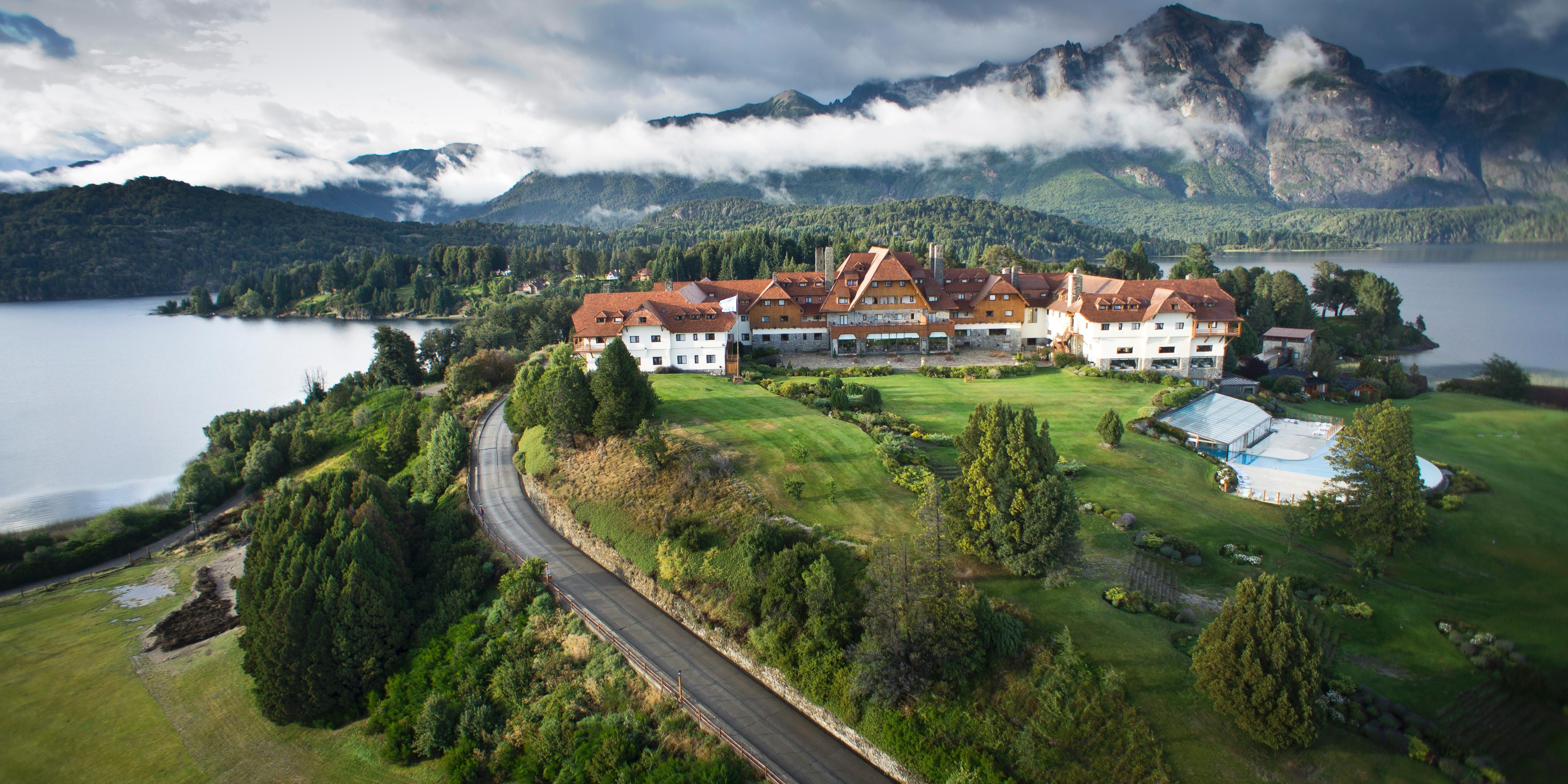 Llao Llao Resort, Golf-Spa San Carlos de Bariloche Esterno foto Aerial view of the school