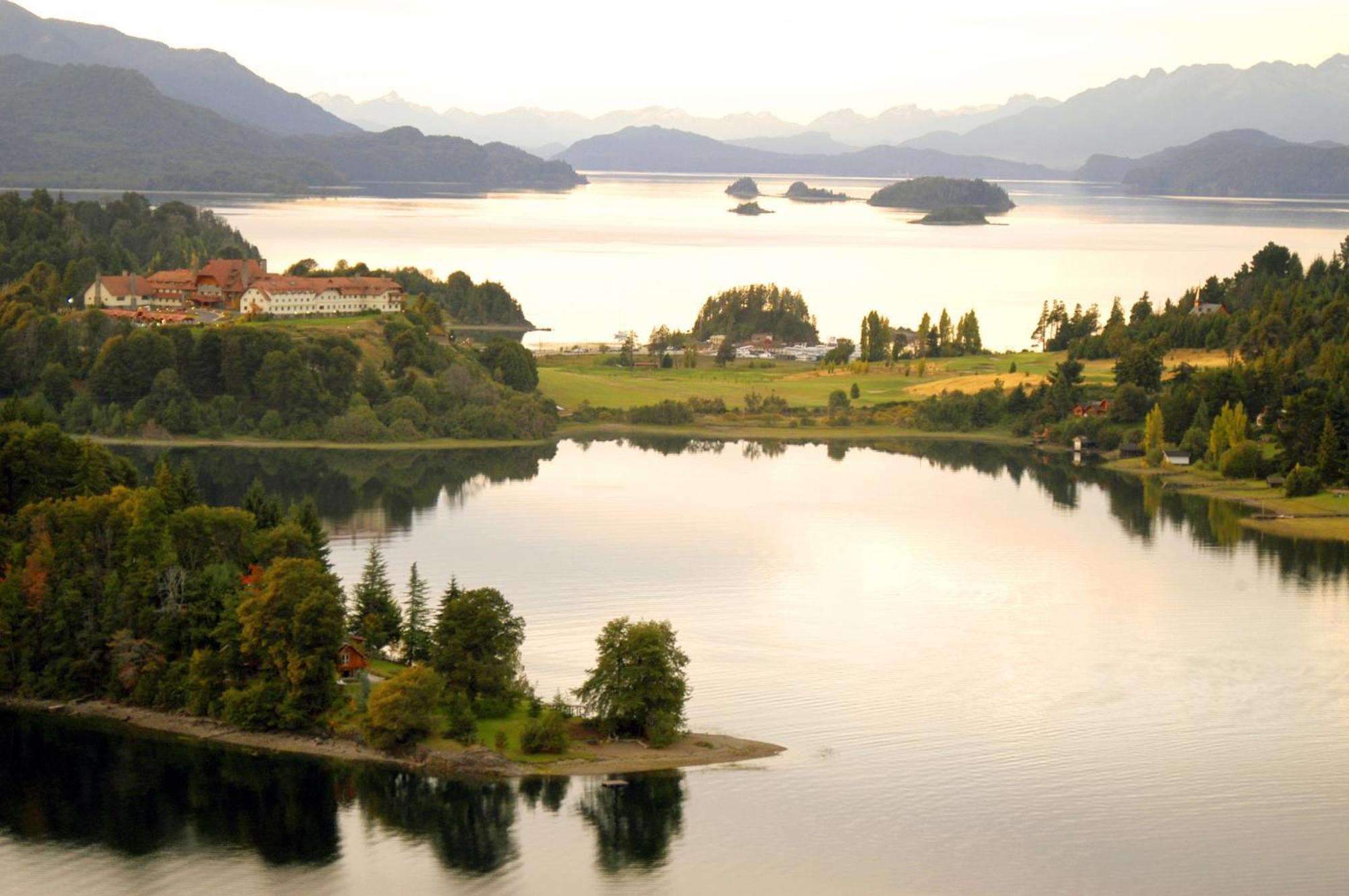 Llao Llao Resort, Golf-Spa San Carlos de Bariloche Esterno foto View of the lake