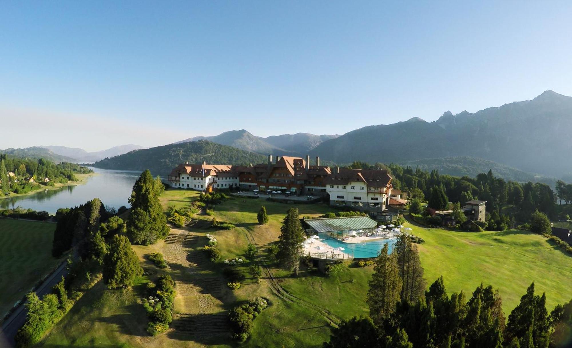 Llao Llao Resort, Golf-Spa San Carlos de Bariloche Esterno foto Aerial view of the hotel