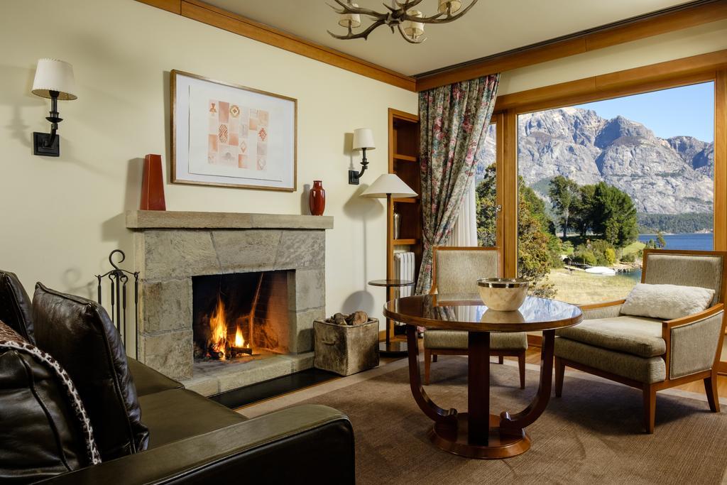 Llao Llao Resort, Golf-Spa San Carlos de Bariloche Esterno foto A living room at the Hotel de la Couronne